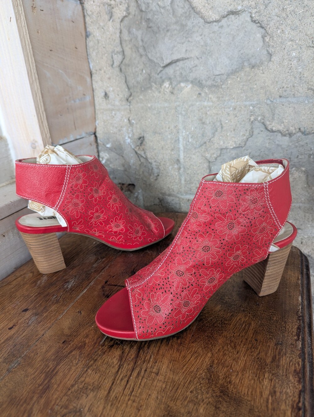 Leather Italian Red Floral Cutout Peep-Toe Block Heel Sandals